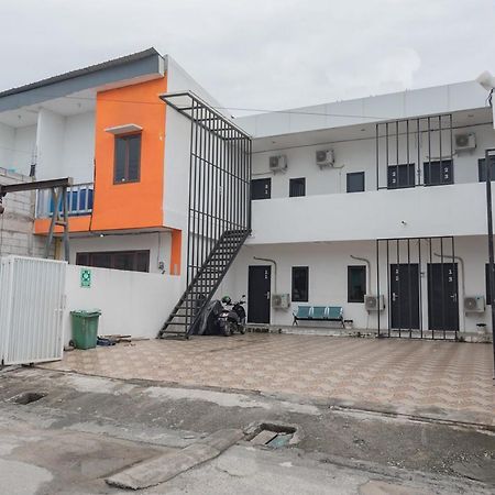 Reddoorz At Sani Guest House Balikpapan Exterior photo
