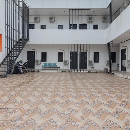 Reddoorz At Sani Guest House Balikpapan Exterior photo