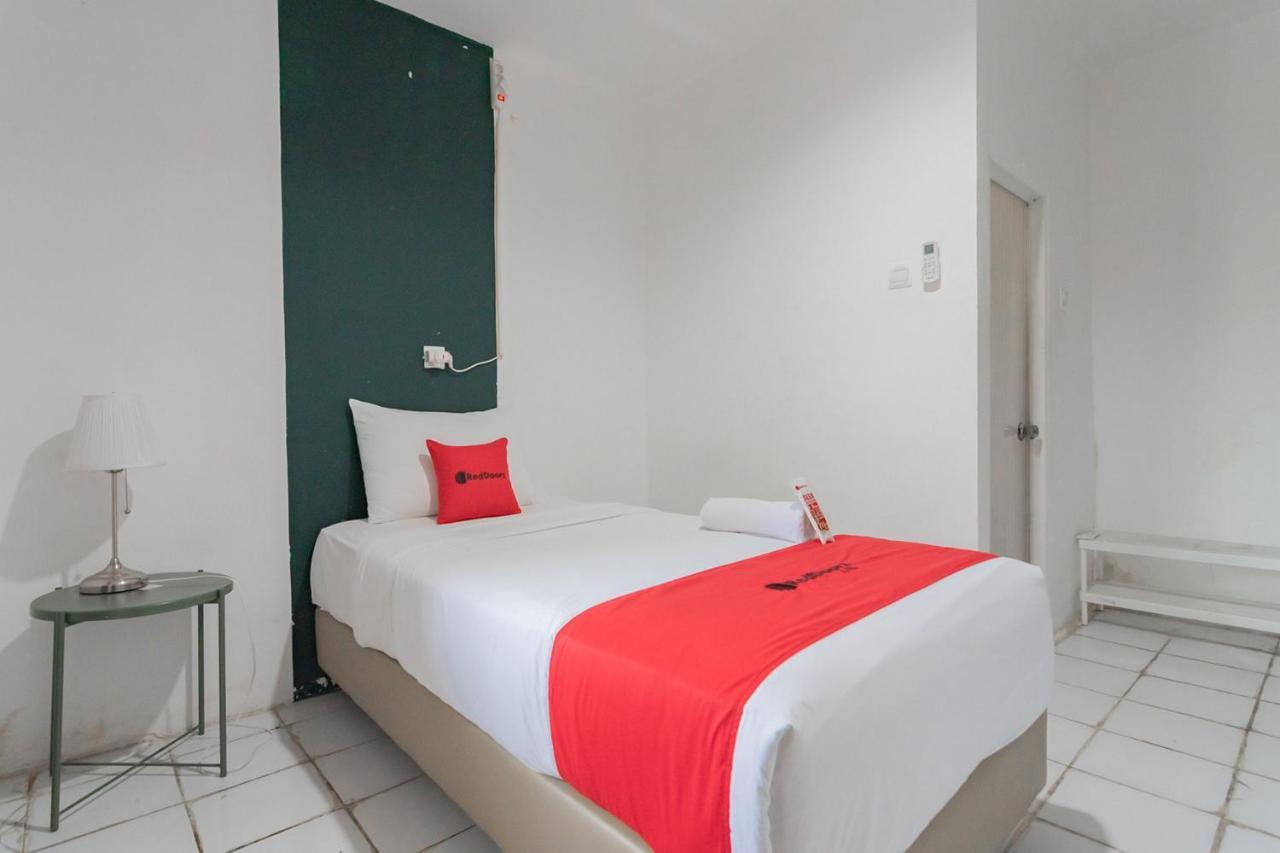 Reddoorz At Sani Guest House Balikpapan Exterior photo