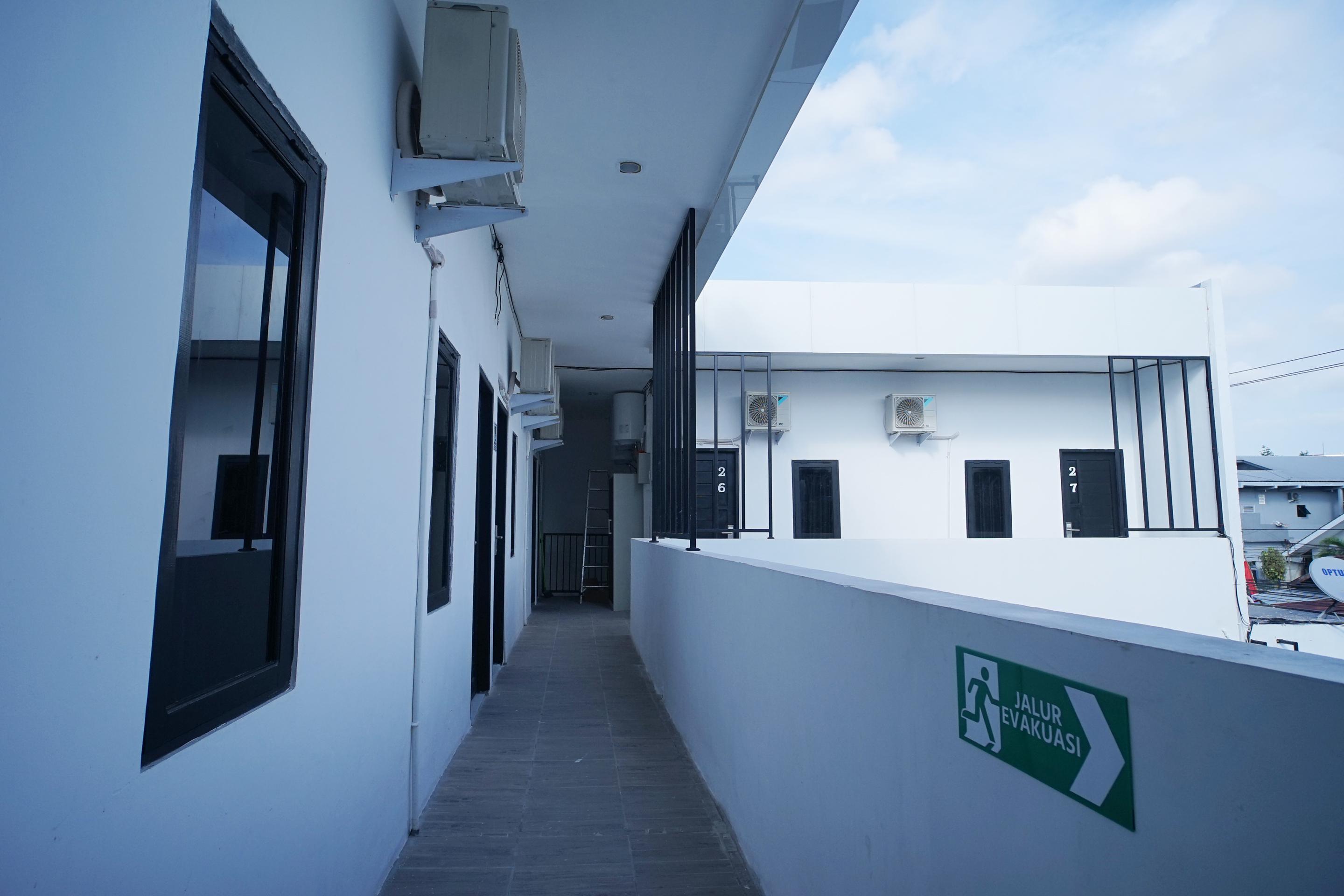Reddoorz At Sani Guest House Balikpapan Exterior photo